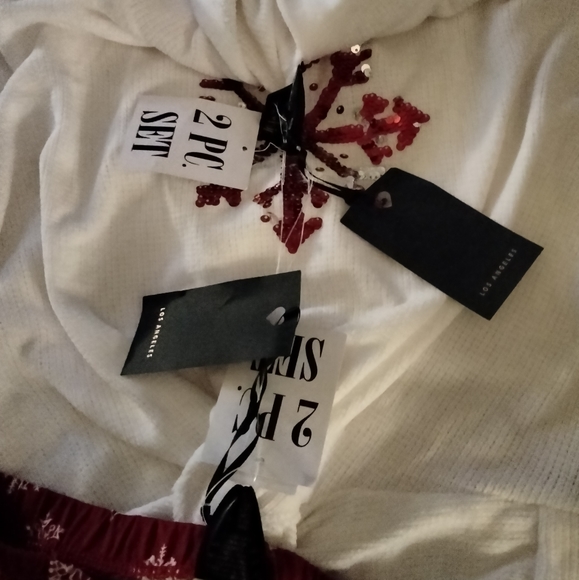 Two piece snow flake sweater and pant set size girls twelve. Beautiful vibrant. - Picture 2 of 7